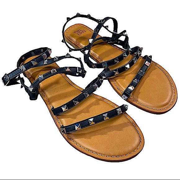 Time & true size 8w black & tan studded gladiator sandals with buckle, like new! - Picture 7 of 12